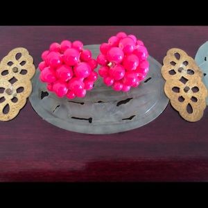 Lisi Lerch button earrings in hot pink 💕